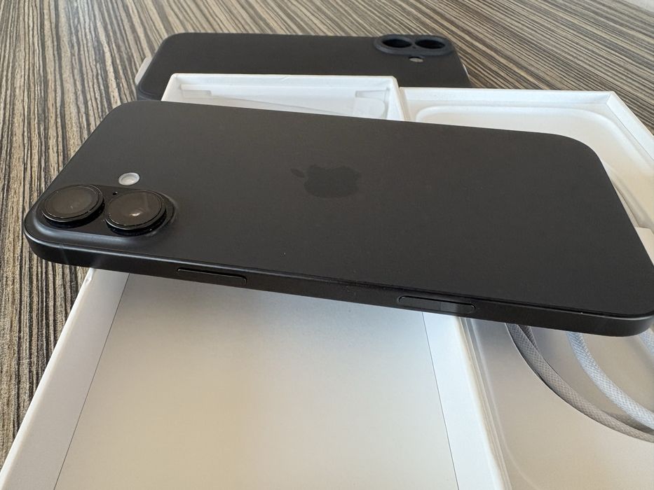 iPhone 16 Plus - 100% батерия, в гаранция