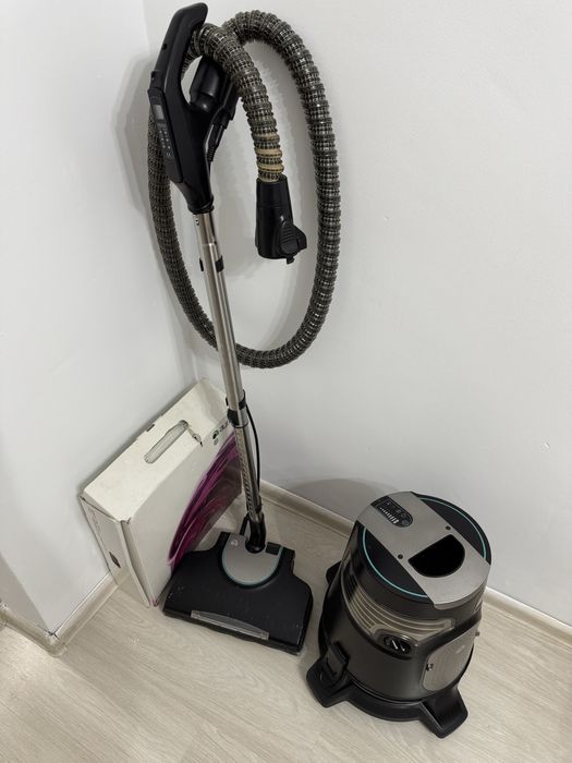 Продается пылесос Roboclean