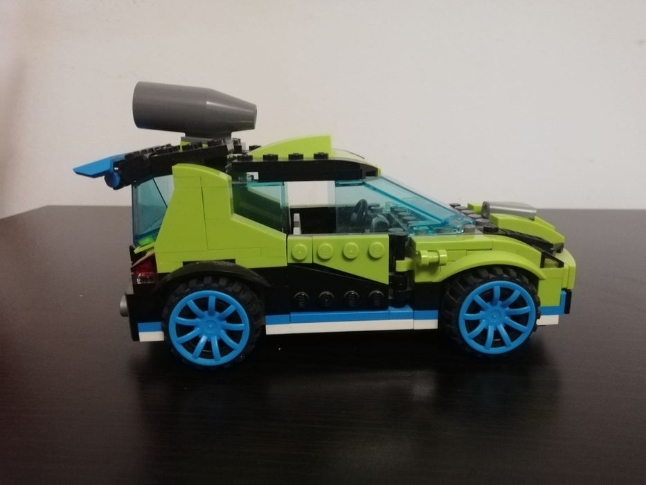 Mașină lego creator