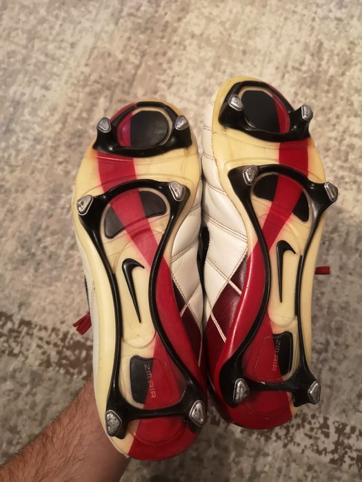 Vând ghete de fotbal profesionale Nike Total 90 FG