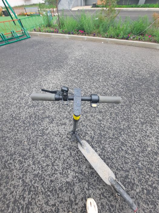 Электросамокат Xiaomi Mi Electric Scooter 1S черный