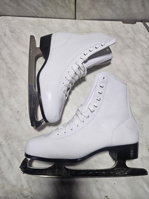 Patine 2047 gheata patinaj artistic   marime eu  40 (26   cm)
