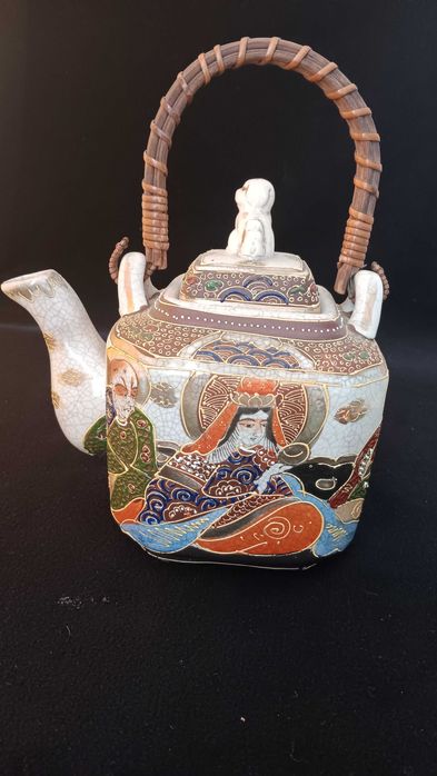 Античен японски чайник