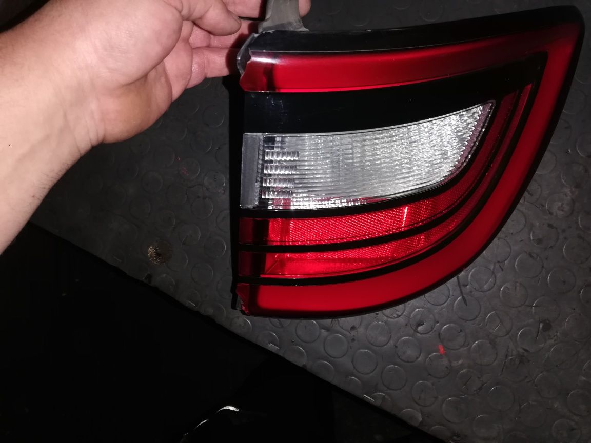 Заден Десен Стоп за Dodge Durango
