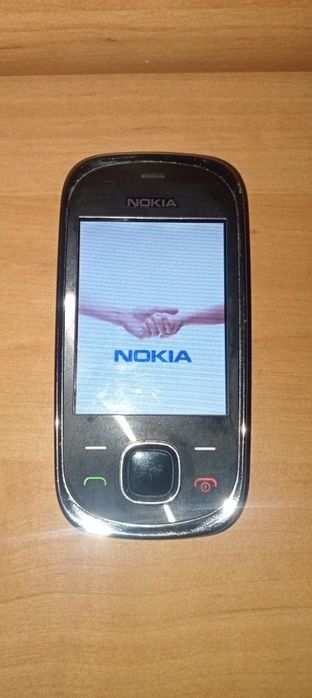 Nokia 7230 pe sina
