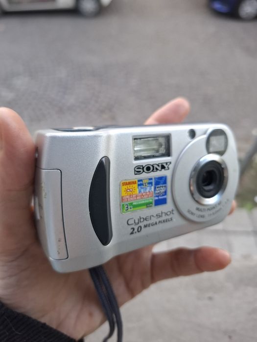 Компактен дигитален фотоапарат Sony Cybershot P31