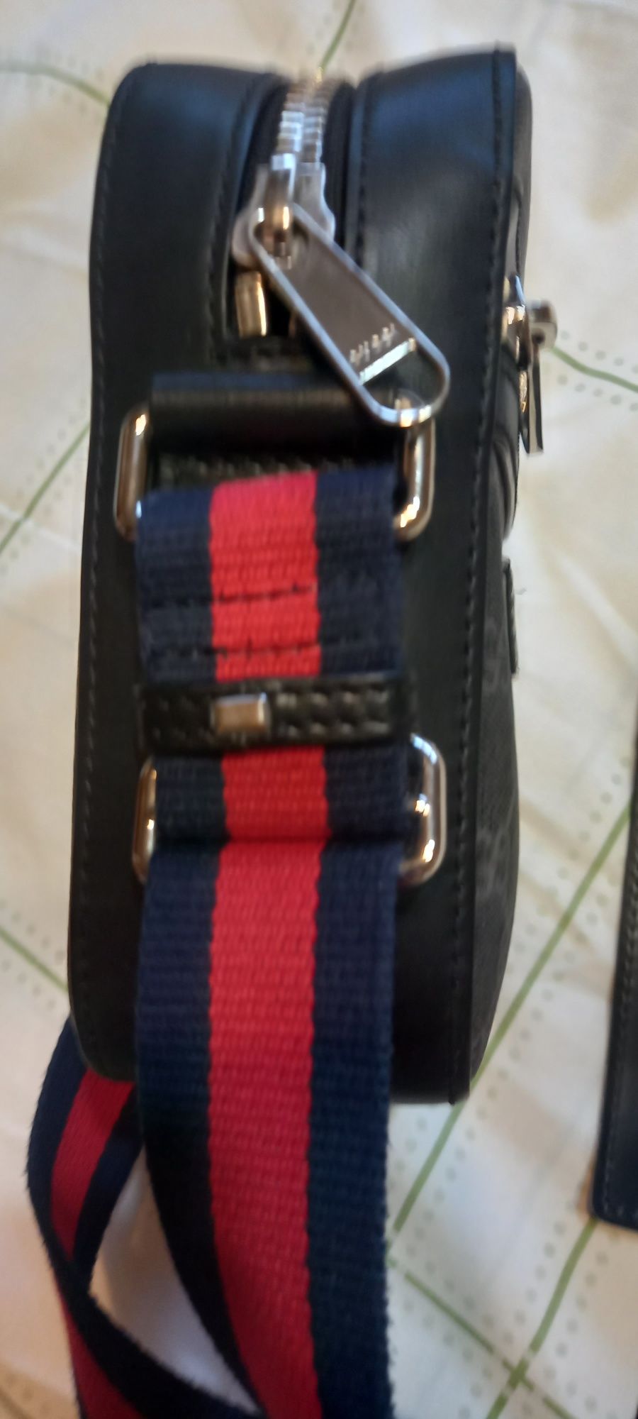 Оригинална чанта Gucci messenger bag !!!