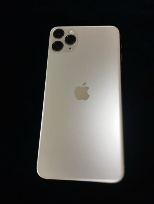 Срочно продам iPhone 11pro max 256/77%,цвет gold!