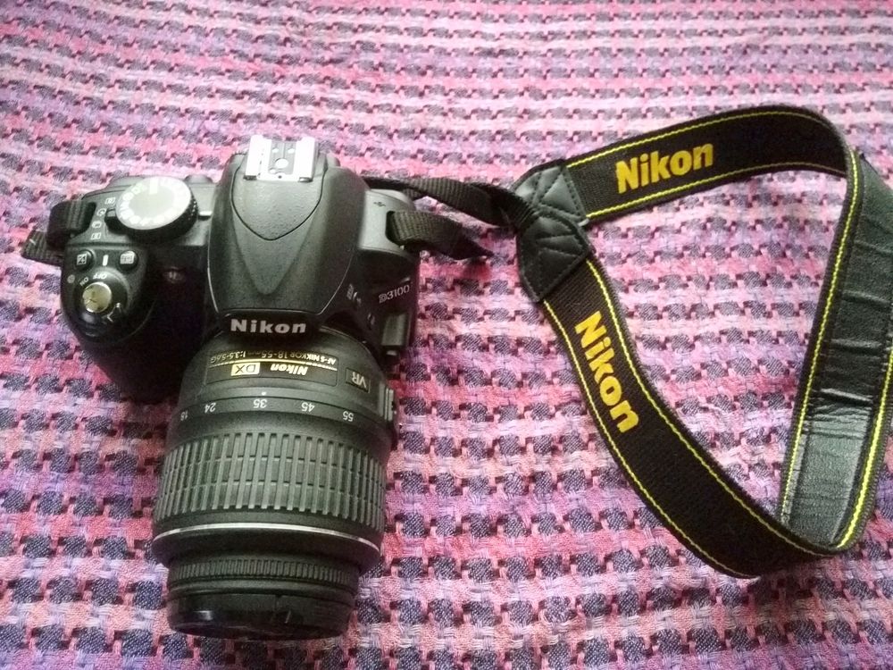 Професиональный фотоаппарат Nikon D3100