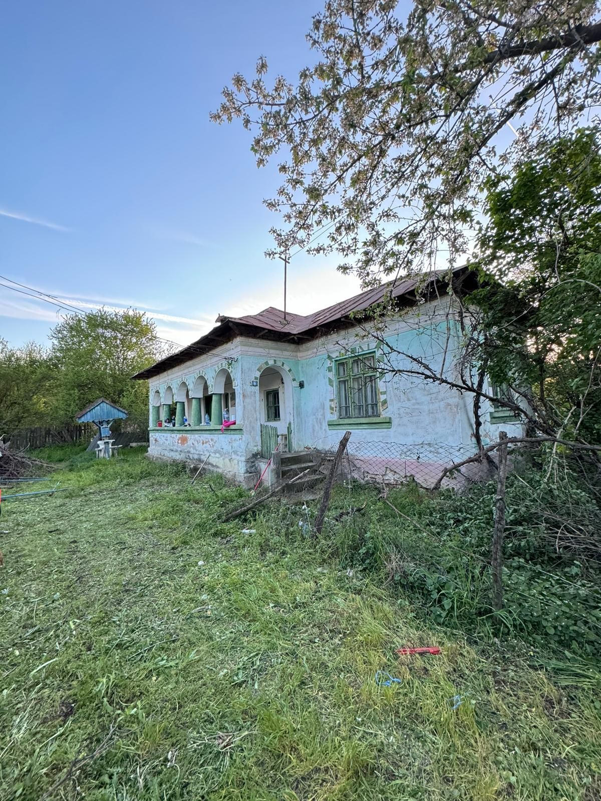 Vand casa cu teren  Cotofenii din Dos