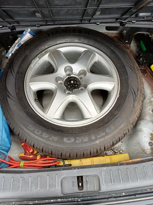 Vând Hyundai tucson 2000i