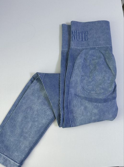 Лосины и топ спортивные