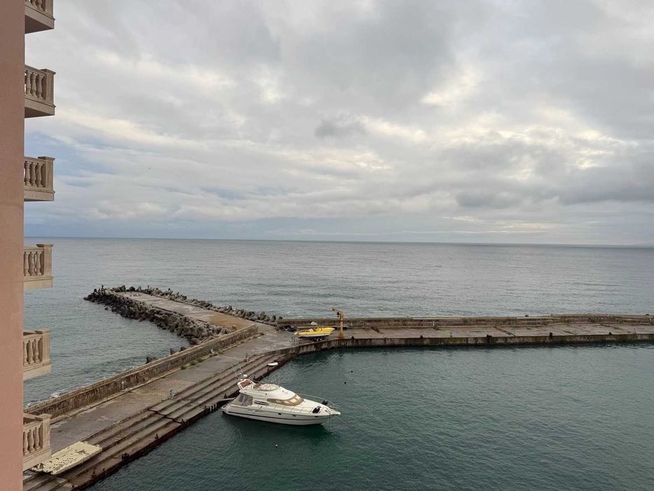 Двустаен апартамент с изключителна морска панорама