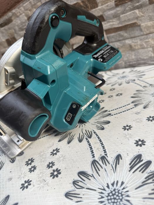 Акумулаторен ръчен циркуляр Makita