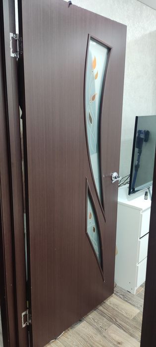 Продам межкомнатную  дверь