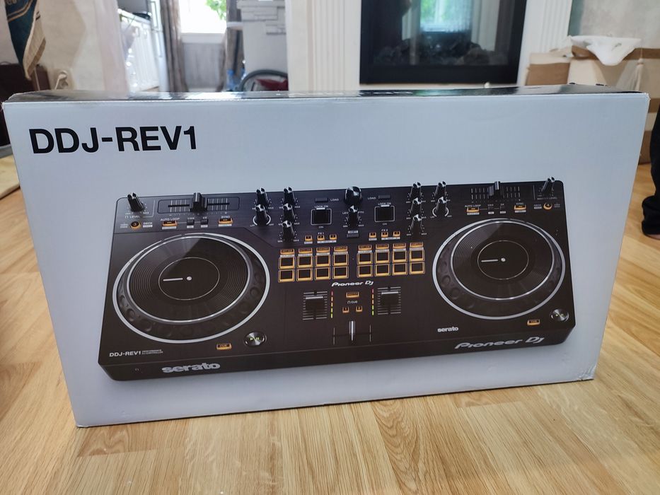 DJ контроллер Pioneer DJ DDJ-REV1