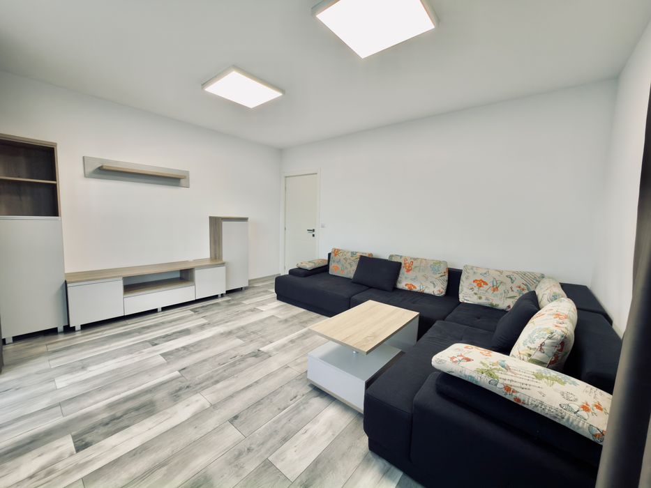 Apartament de inchiriat cu 3 camere in zona Tractorul,parcare si boxa