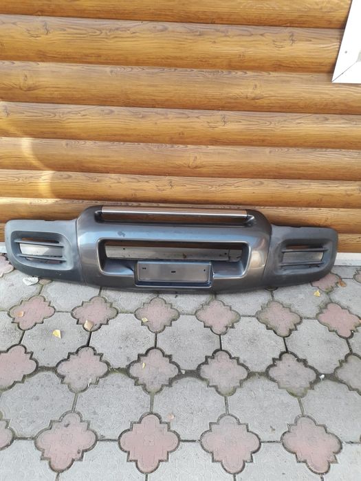 Продам накладку на бампер Toyota land cruizer