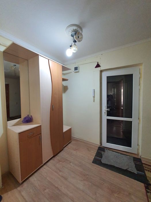 Агентства  сдает 1 комн кв в районе  площади. 2комн 10 000тг. Wi Fi/