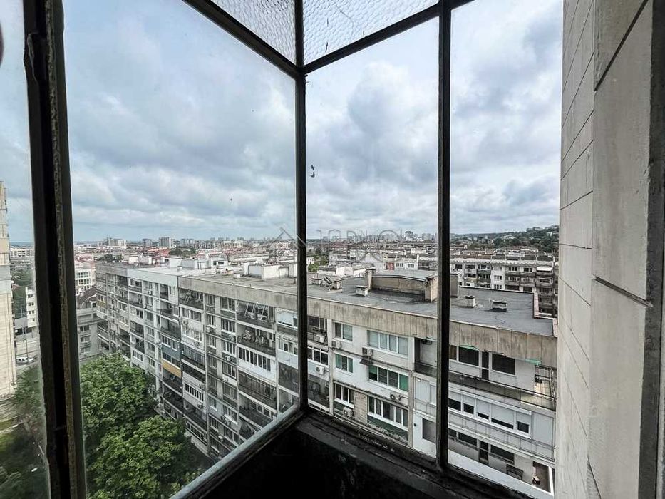 Продава се Тристаен апартамент в Русе, Широк център - 87 кв.м за 1035 €/кв.м - Снимка #12