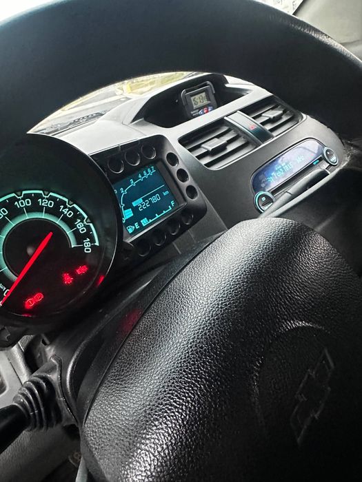 Срочно сотилади Spark 1 L