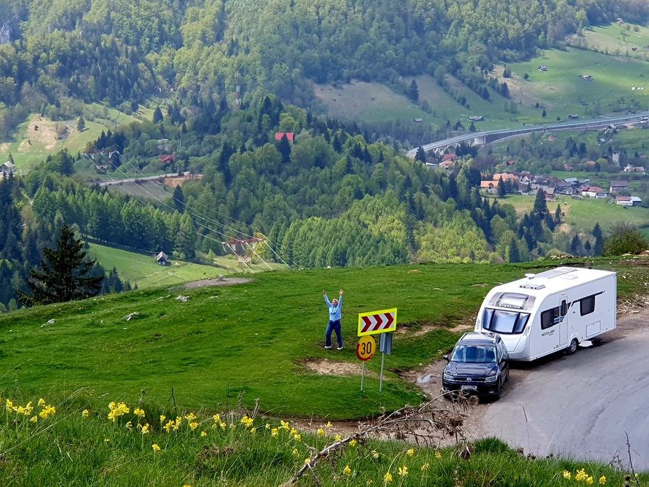 Vând rulotă SWIFT impecabilă- superdotată