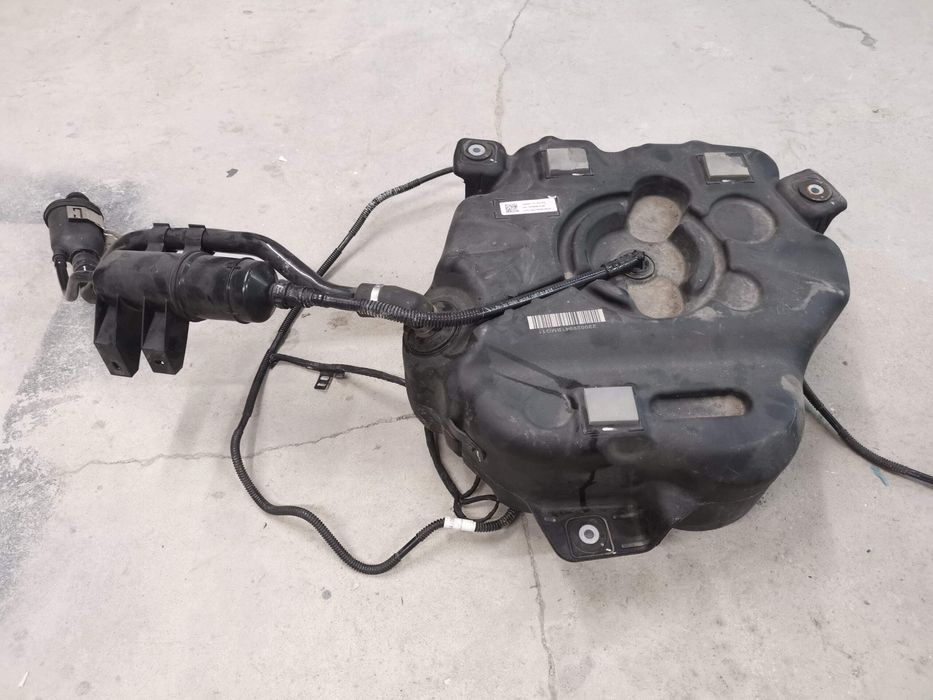 Резервоар AdBlue БМВ Серия 7 / BMW Seria 7 G11/G12 [ - ] Оригинален, В