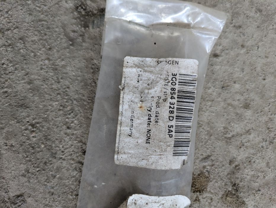 Cheder parbriz dreapta Vw Passat B8 Original