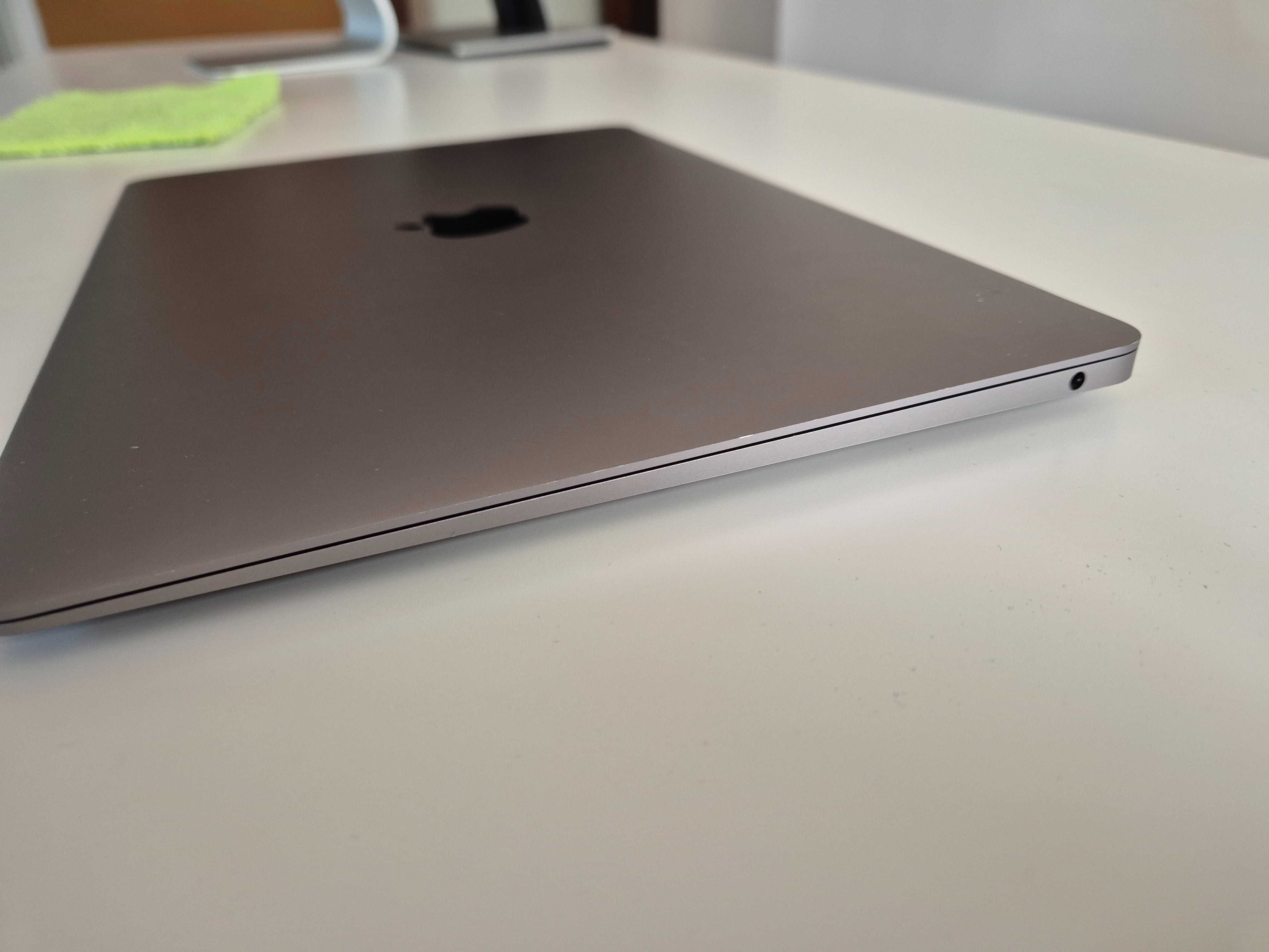 MacBook Air (13" 2020) i7-1060NG7 16GB 512GB SSD, cu Factura si TVA