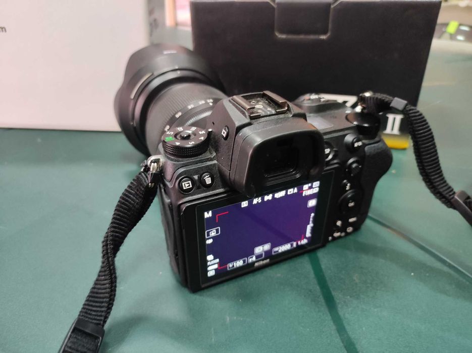 Фотоапарат Nikon Z6 II+Обектив Nikkor 24-70mm/f4S+светкавица GODOX V1n