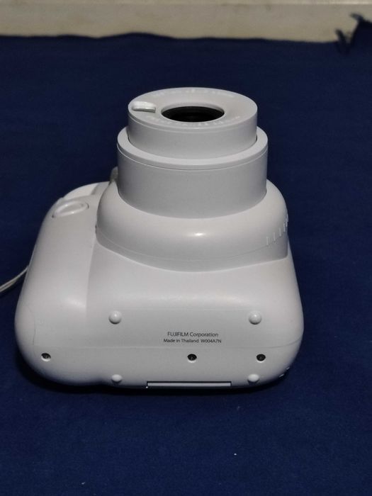 Fujifilm Instax Mini 12, aparat foto instant, fără film.