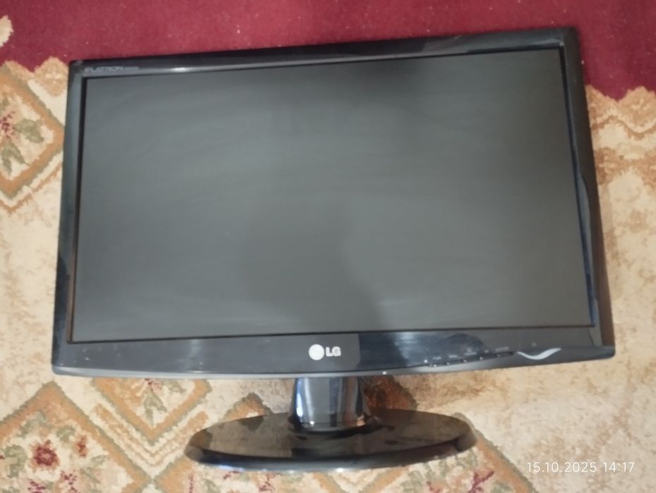Монитор LG 22 дюйма