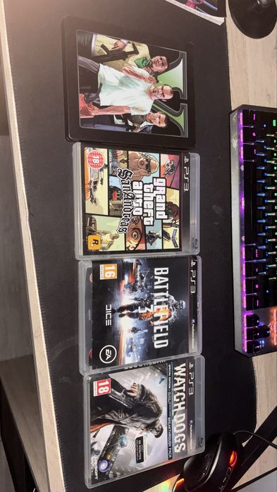 Playstation 3 със 4 игри и два джойстика!