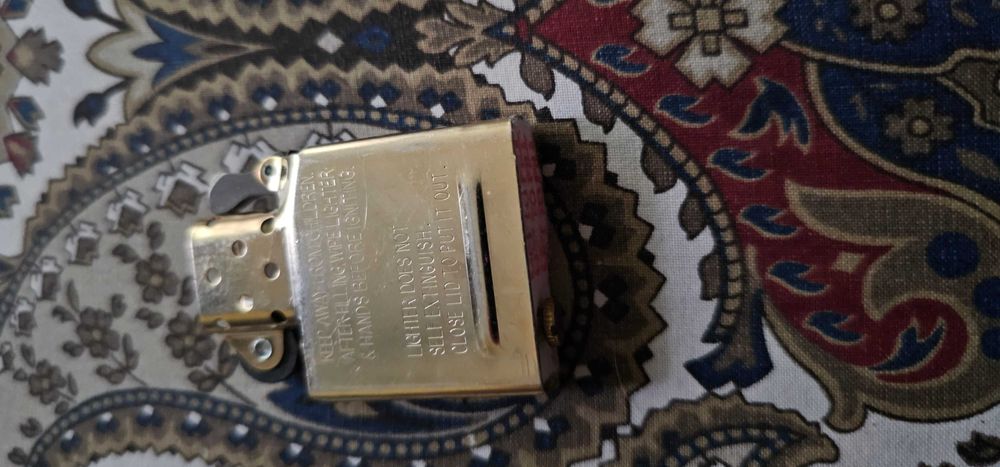 bricheta zippo mercedes noua nefolosita si rezerve