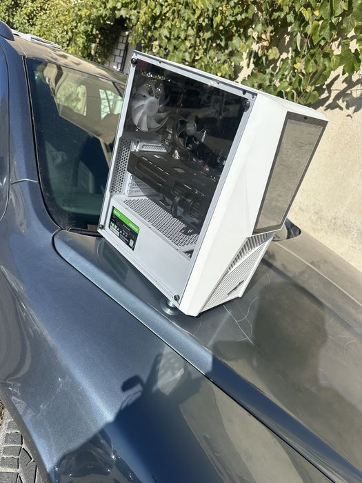 Vand pc pentru gaming