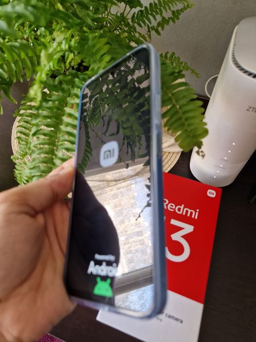 Нов смартфон Redmi 13