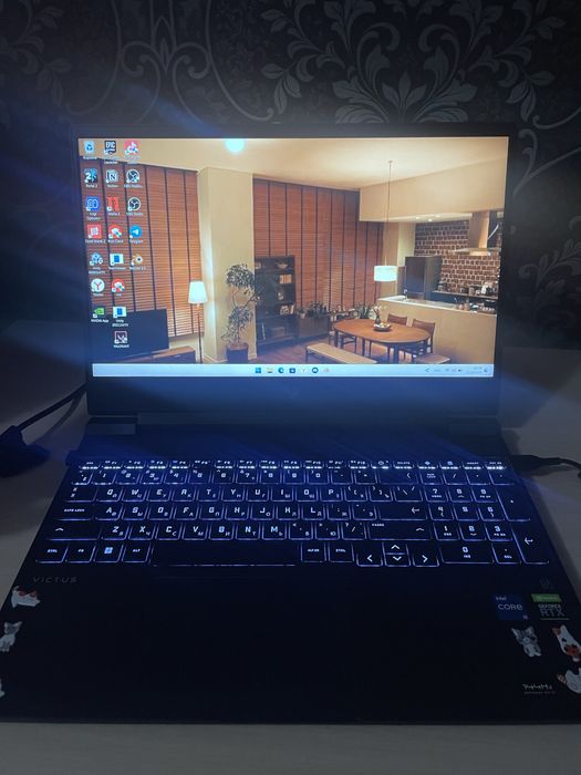 Ноутбук игровой HP victus 15.6 16 гб SSD 512 гб DOS