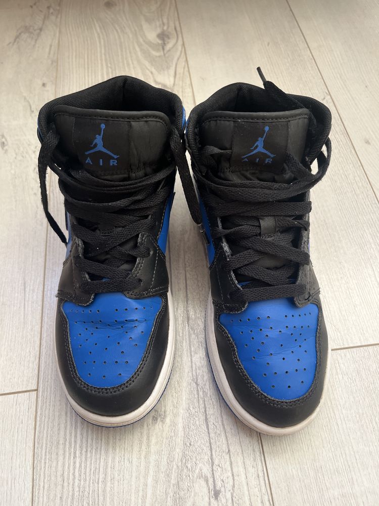 Оригинални кецове Air Jordan 1 MiD номер 38.5