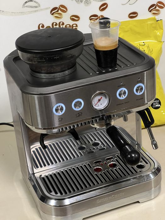 Кафемашина кафе автомат с вградена мелачка