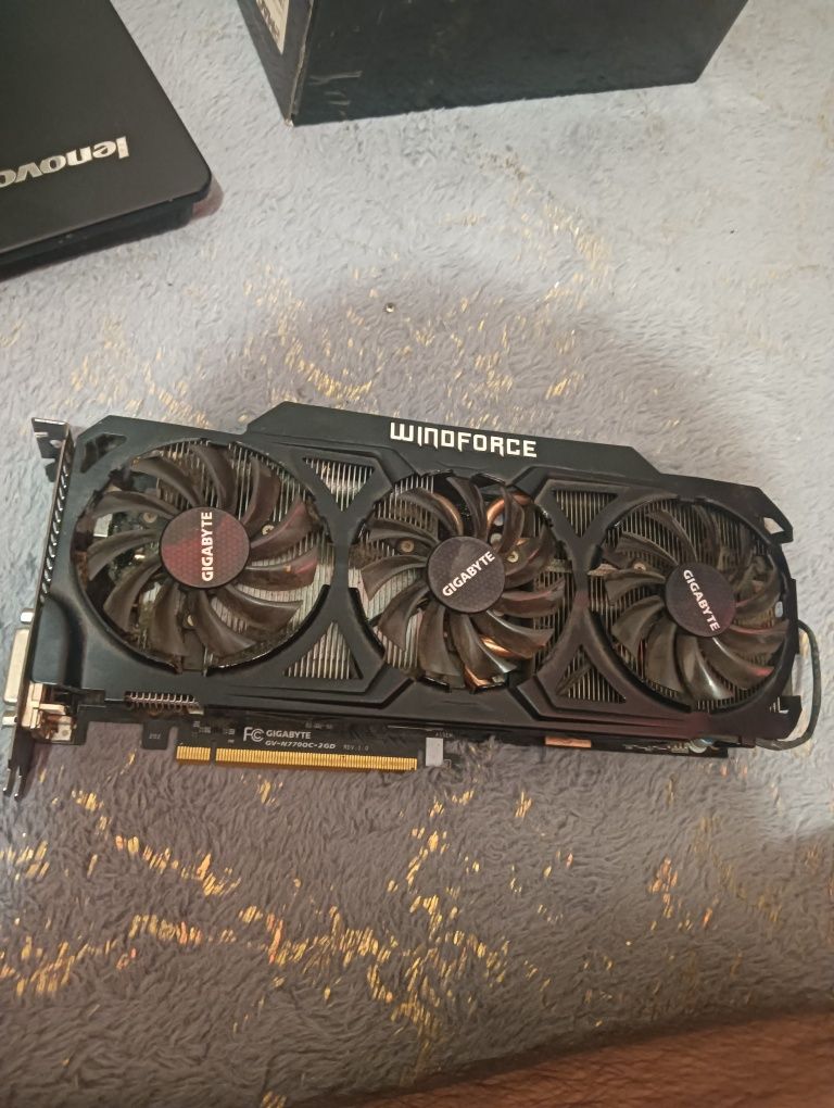 Vând placa video GTX970 Windforce