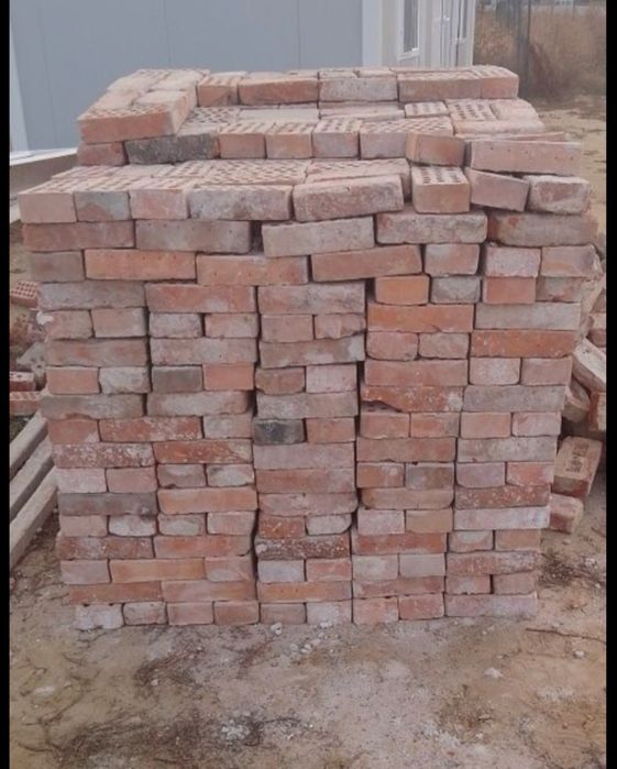 Тухли единички 0.40лв/бр.