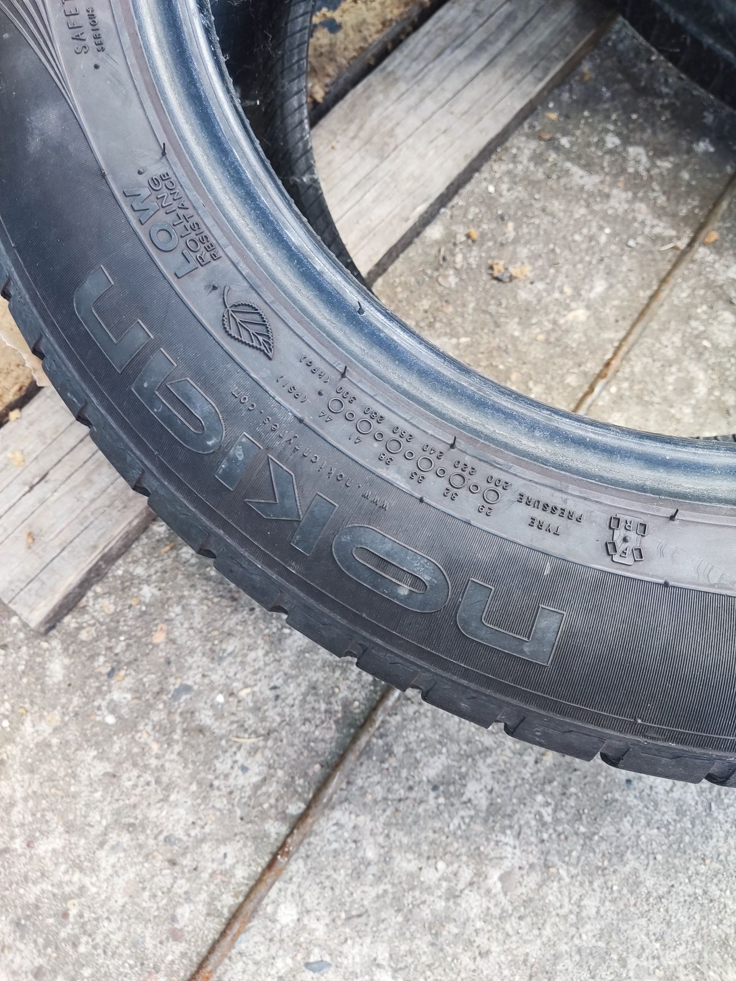 195/60/15 Nokian