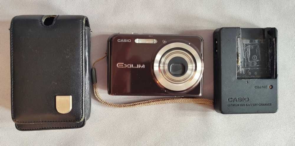 Casio ELIXIM 8.1MP, zoom 3X (ca nou!)