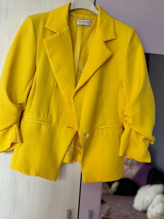 Дамско тънко сако