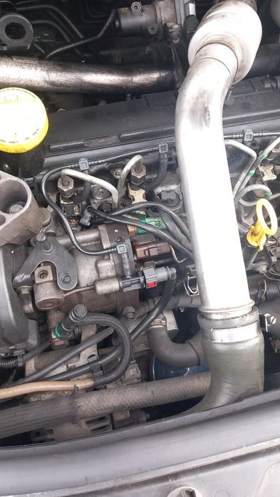 Vând piese motor Megan 1.5 dci e4