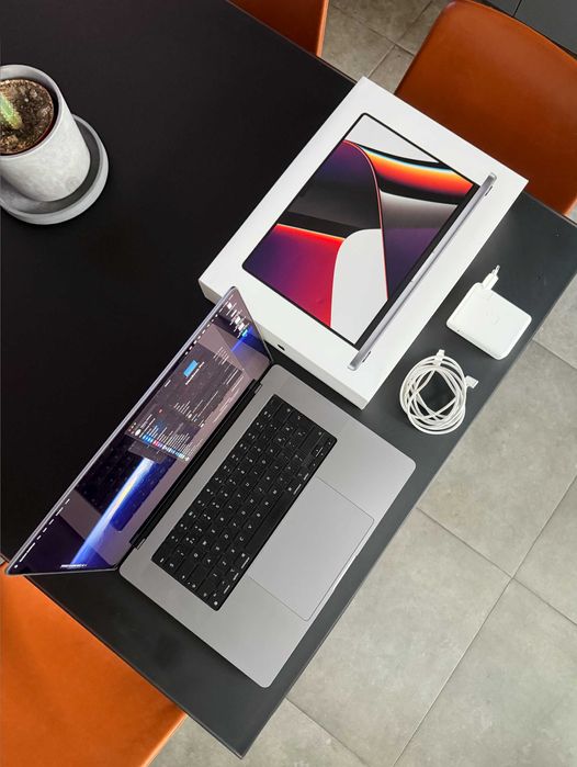 MacBook Pro M1. MAX. **SE EMITE FACTURA.  16". 32 Gb. 1 TB. Space Gray