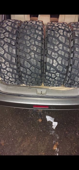 Anvelope off roade aproape noi R 16 cu jante Nissan xtrail
