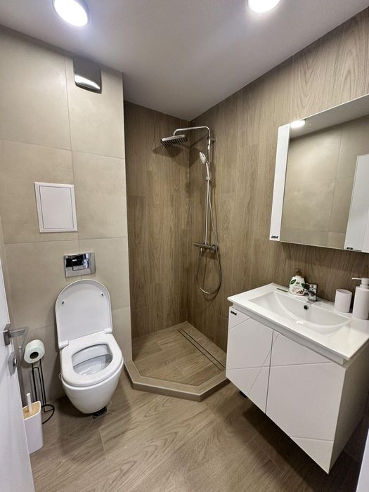 Дава се под наем Тристаен апартамент в Пловдив, Остромила - 100 кв.м за 600 € - Снимка #11