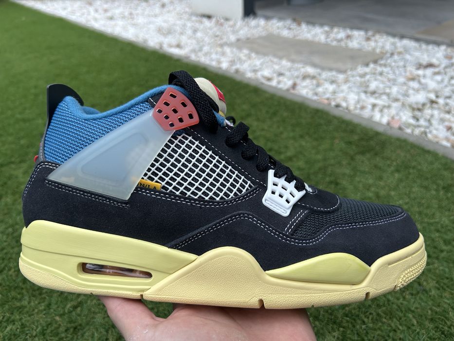 Jordan 4 UNLA off noir