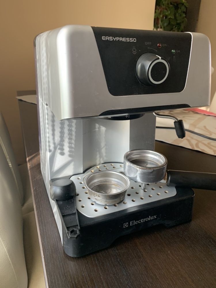 Vand Espressor Electrolux